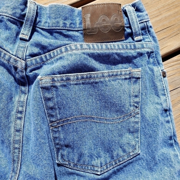 Lee Y2K Denim High Rise Shorts EUC 29x9.5 W8 - Picture 3 of 10